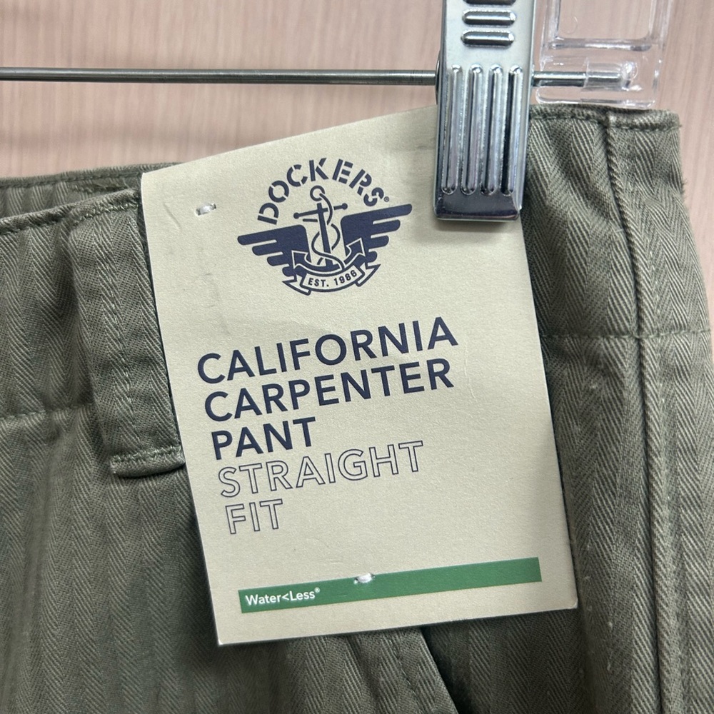 Dockers Men's Cargo Pants in Olive - Picture 2 of 8